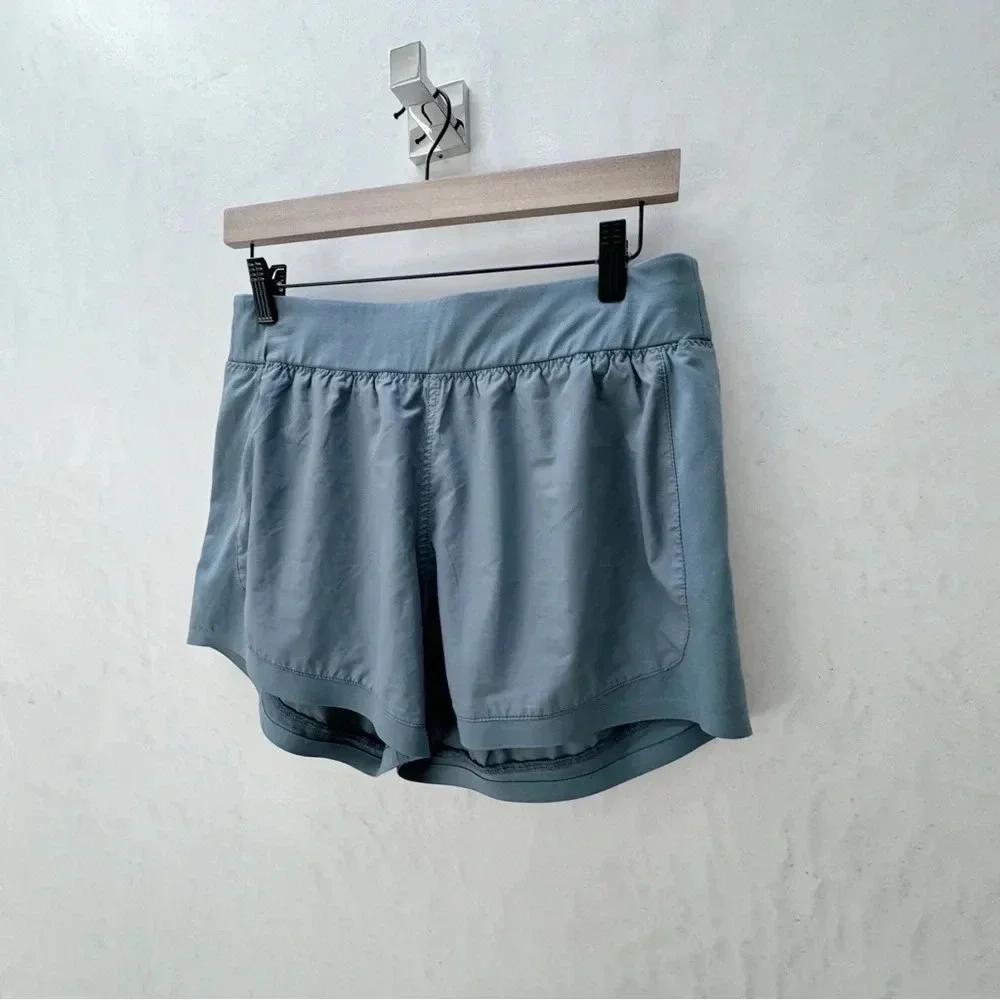 ATHLETA || Sport Short Performance Fabric Back Zippered Pocket - Picture 4 of 10